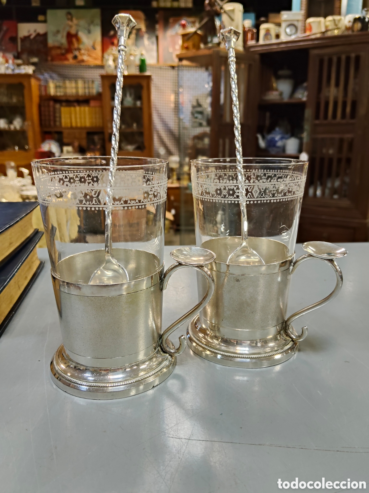 Antig&uuml;edades: Juego de dos tazas de the - Foto 1