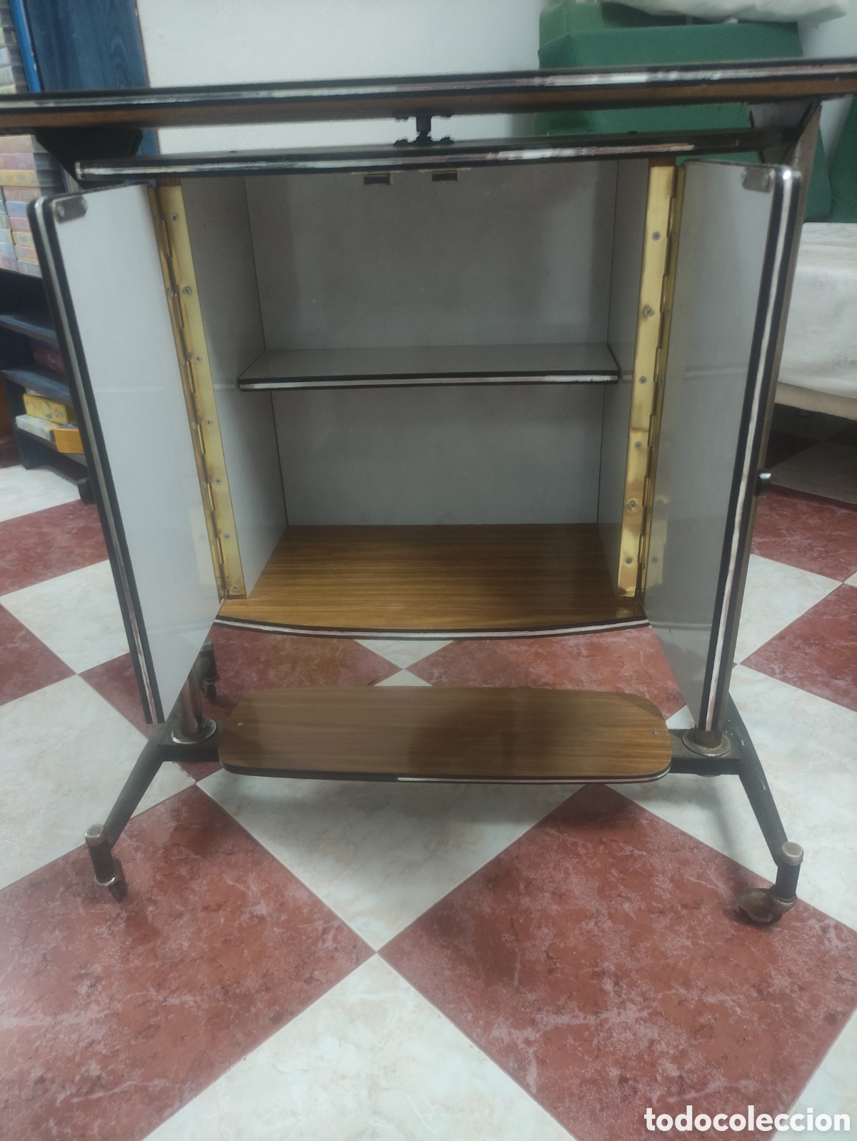Antig&uuml;edades: Mesa camarera antigua - Foto 2