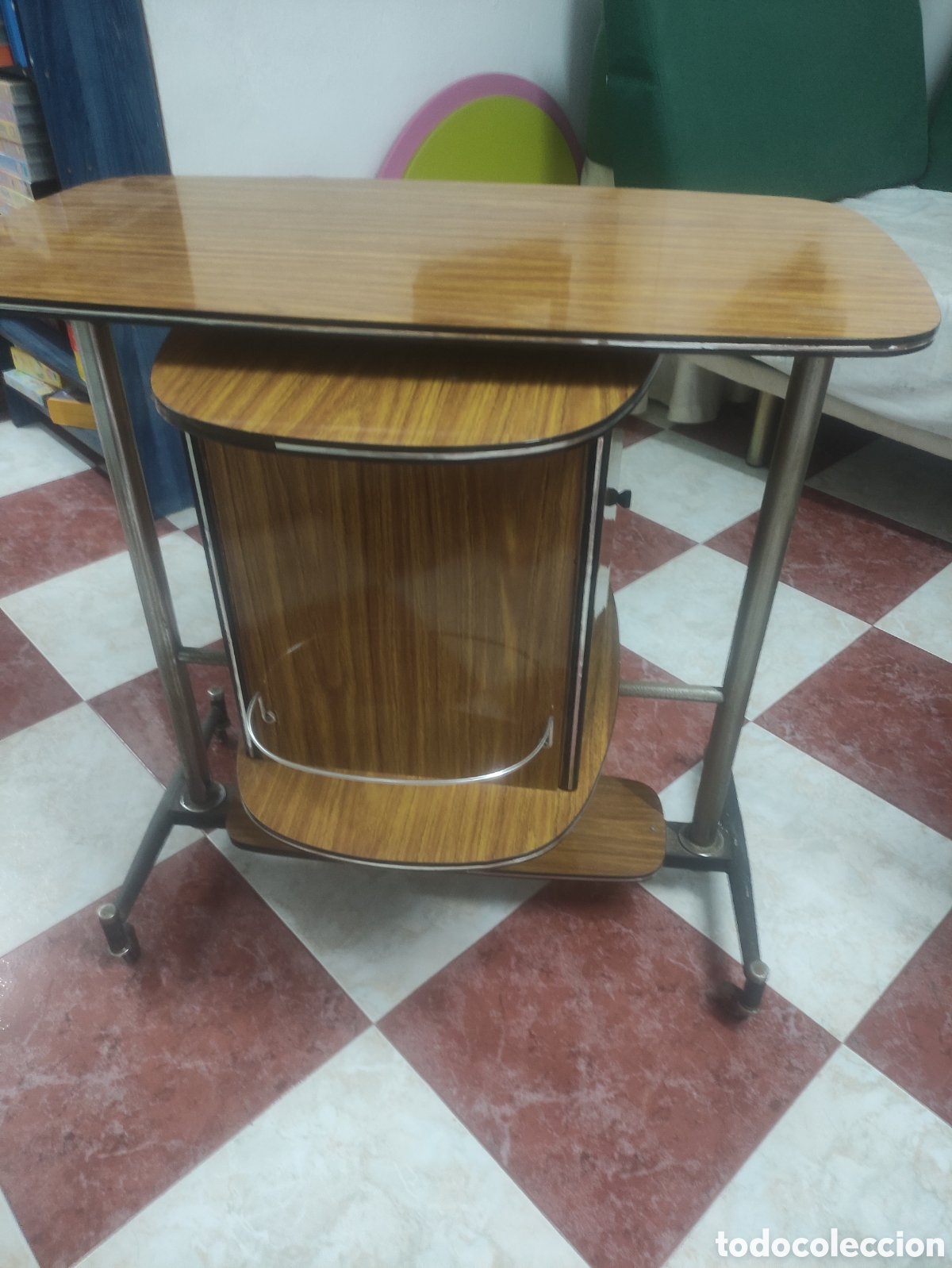 Antig&uuml;edades: Mesa camarera antigua - Foto 3