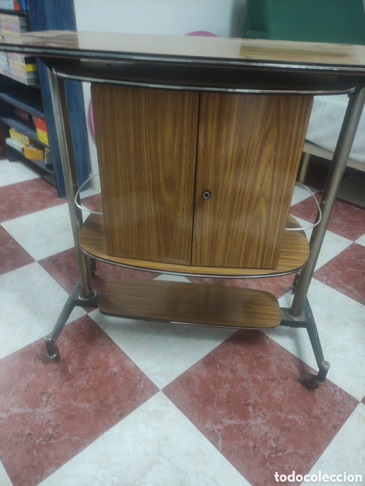 Antig&uuml;edades: Mesa camarera antigua - Foto 4