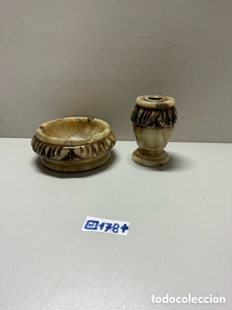 Antig&uuml;edades: Cenicero y mechero de m&aacute;rmol de mesa - Foto 1