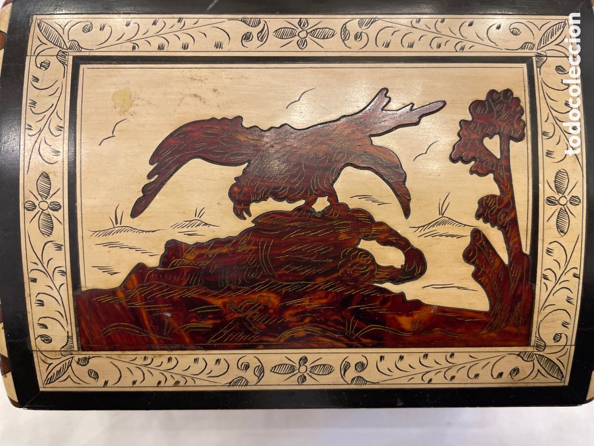 Antig&uuml;edades: Caja de madera de palosanto y hueso - Foto 4