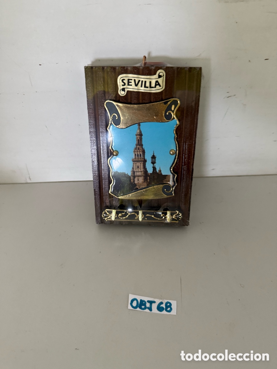Antig&uuml;edades: Cuelga llaves de madera, Sevilla - Foto 1