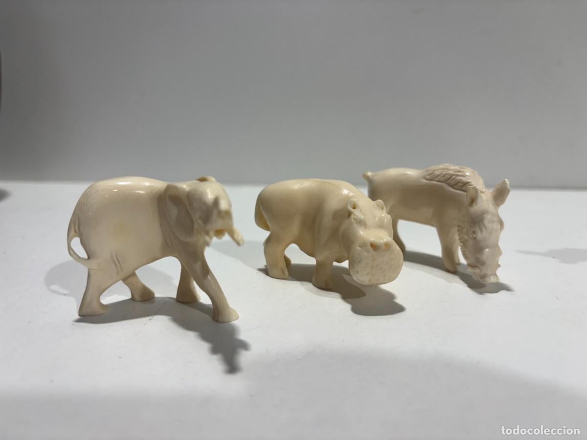 Antig&uuml;edades: SET ANIMALES RESINA BLANCA - Foto 2