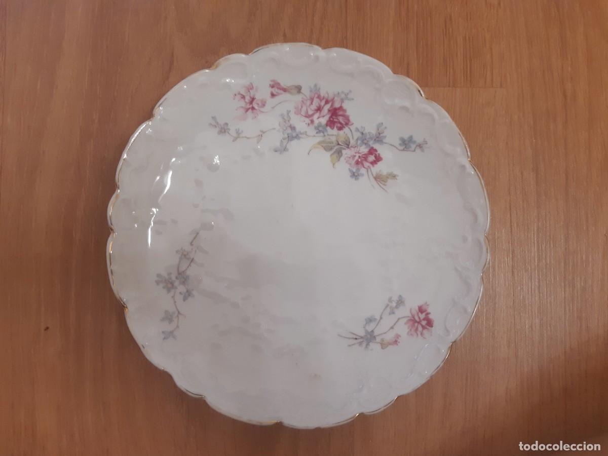Antig&uuml;edades: Antiguo plato de dulces decorado con flores - Foto 1