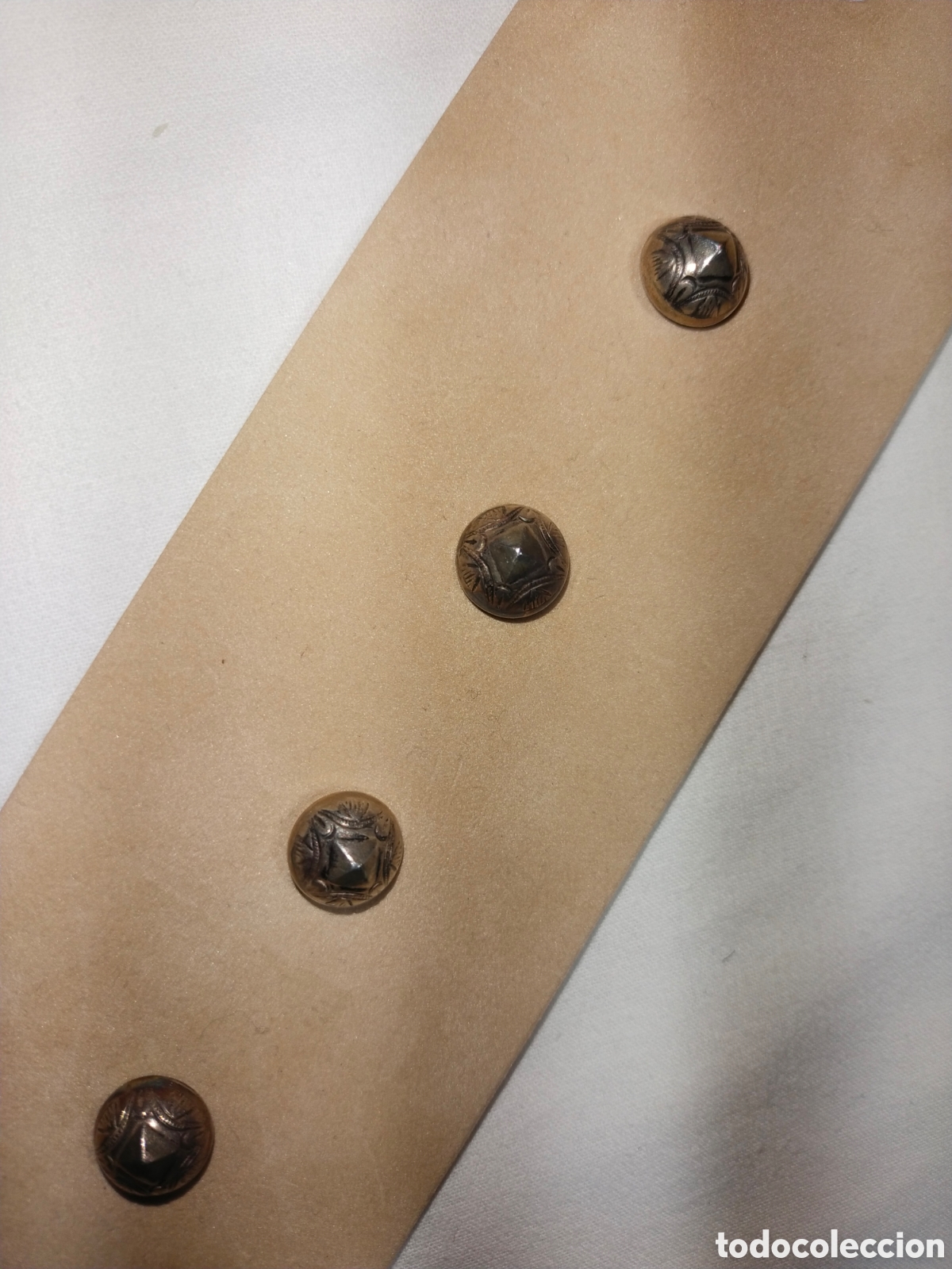 Antig&uuml;edades: Botones de plata- cuatro - Foto 1