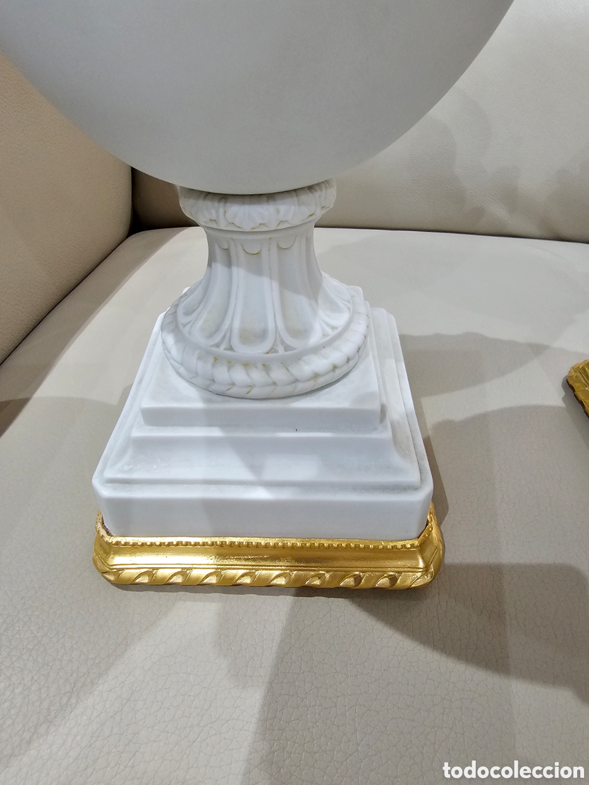 Antig&uuml;edades: PAREJA DE JARRONES DE BISCUIT Y BRONCE DORADO - Foto 5