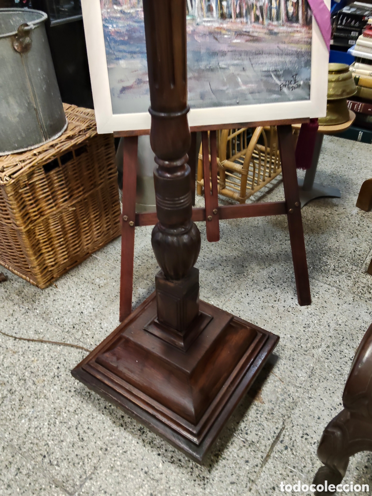 Antig&uuml;edades: Magn&iacute;fica l&aacute;mpara de madera de pie - Foto 1
