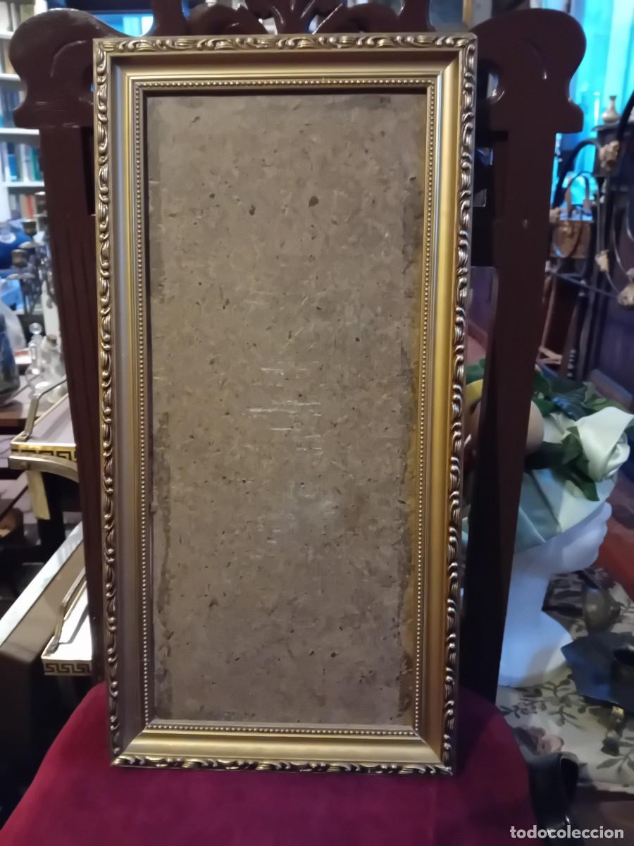 Antig&uuml;edades: Marco dorado con greca en relieve con trasera d&eacute;cada de los 80. - Foto 1
