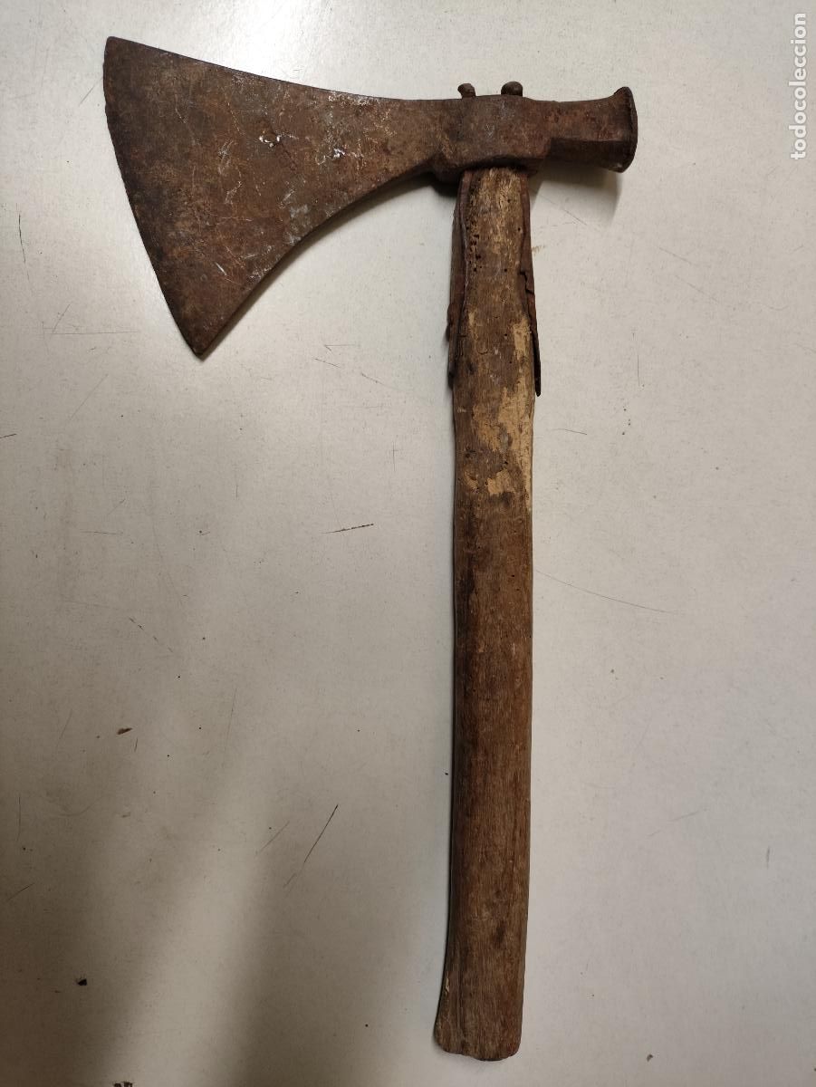 Antig&uuml;edades: ANTIGUA HACHA DE FORJA CON SELLO - Foto 3