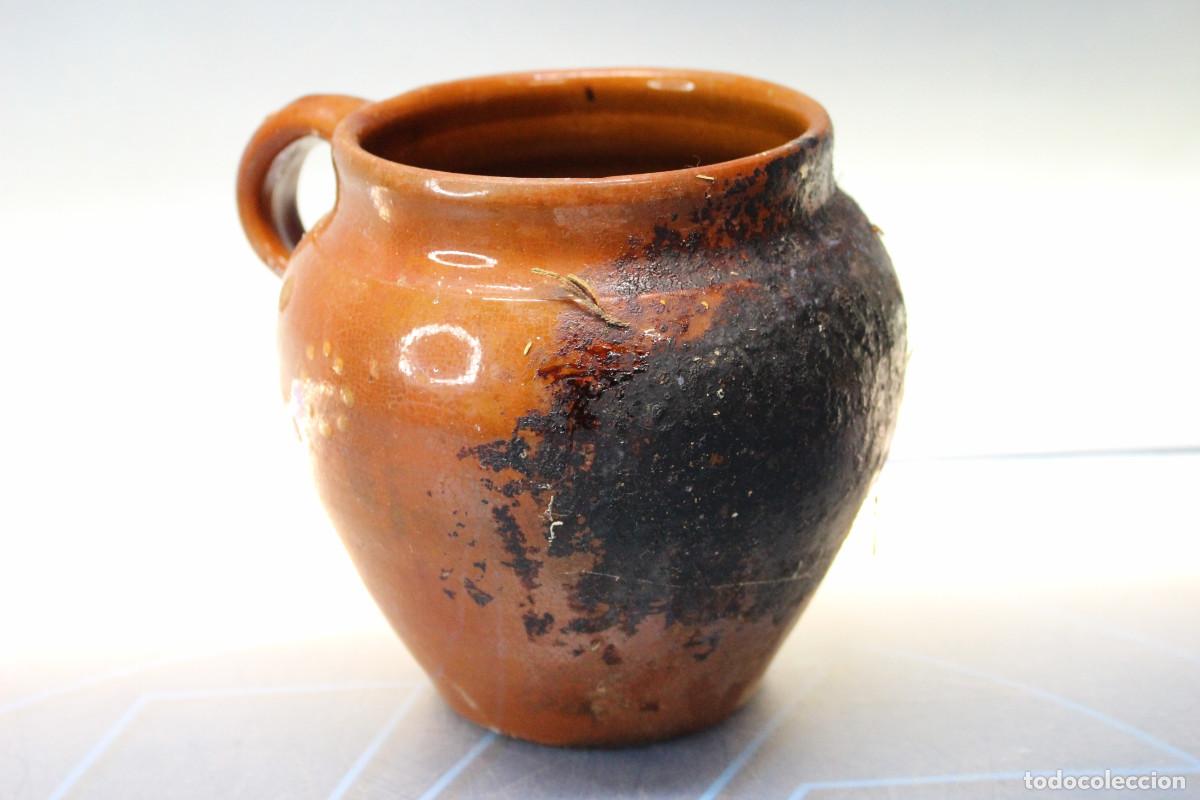Antig&uuml;edades: Peque&ntilde;a y antigua olla de barro. - Foto 3