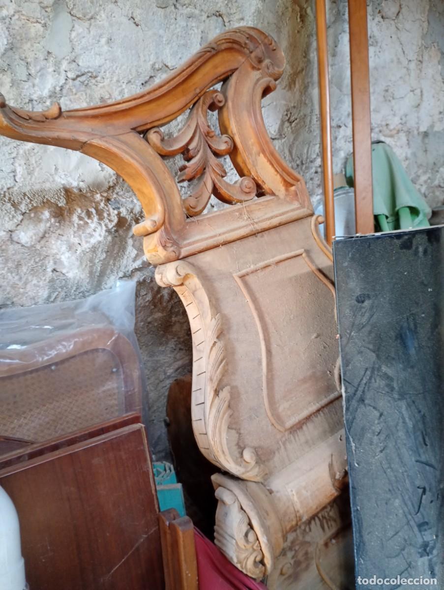 Antig&uuml;edades: Antiguo pie de cama en madera tallada - Foto 6