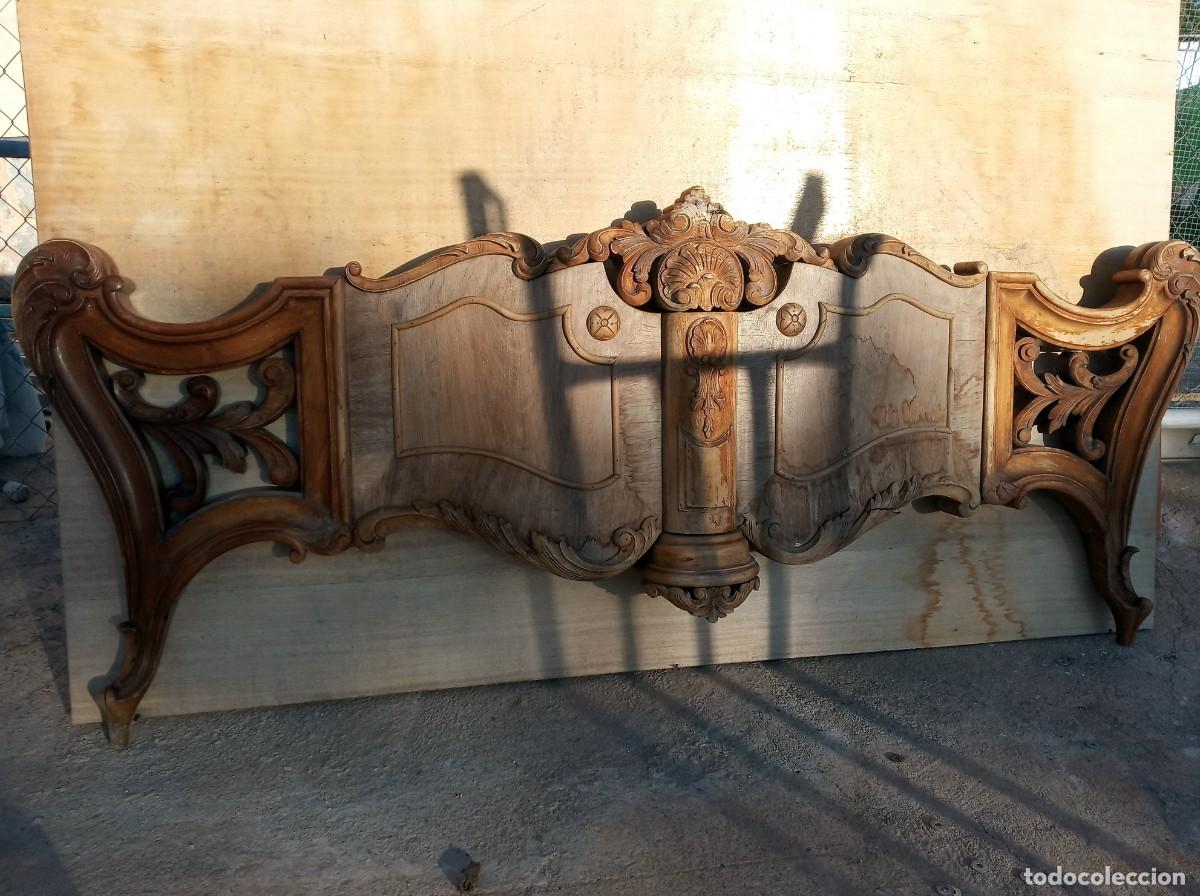 Antig&uuml;edades: Antiguo pie de cama en madera tallada - Foto 7