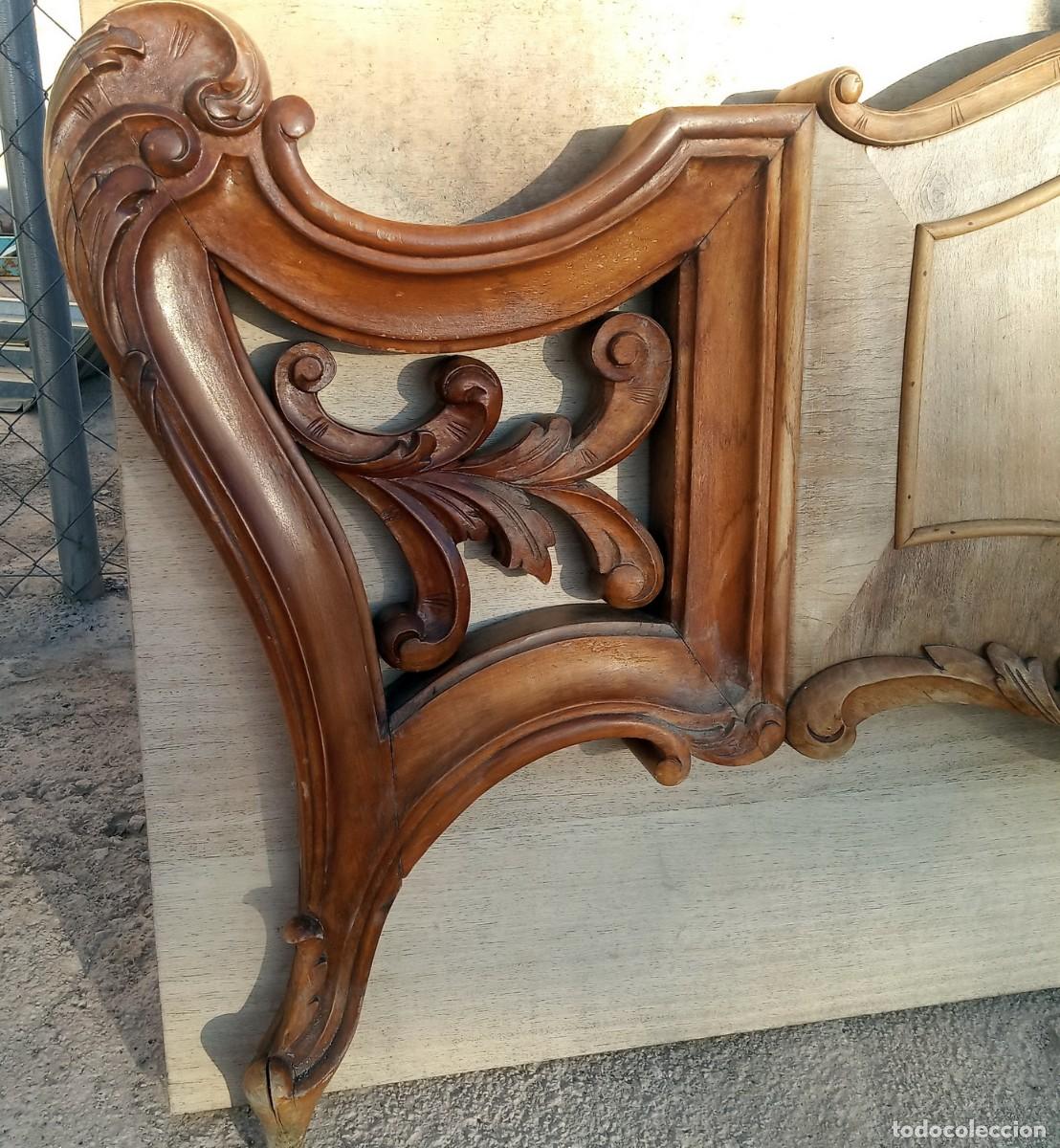 Antig&uuml;edades: Antiguo pie de cama en madera tallada - Foto 8