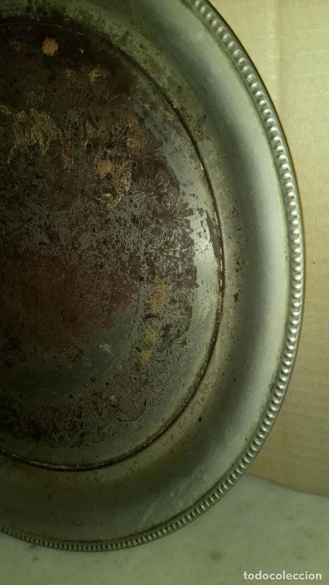 Antig&uuml;edades: Bandeja de metal grabada - Foto 4