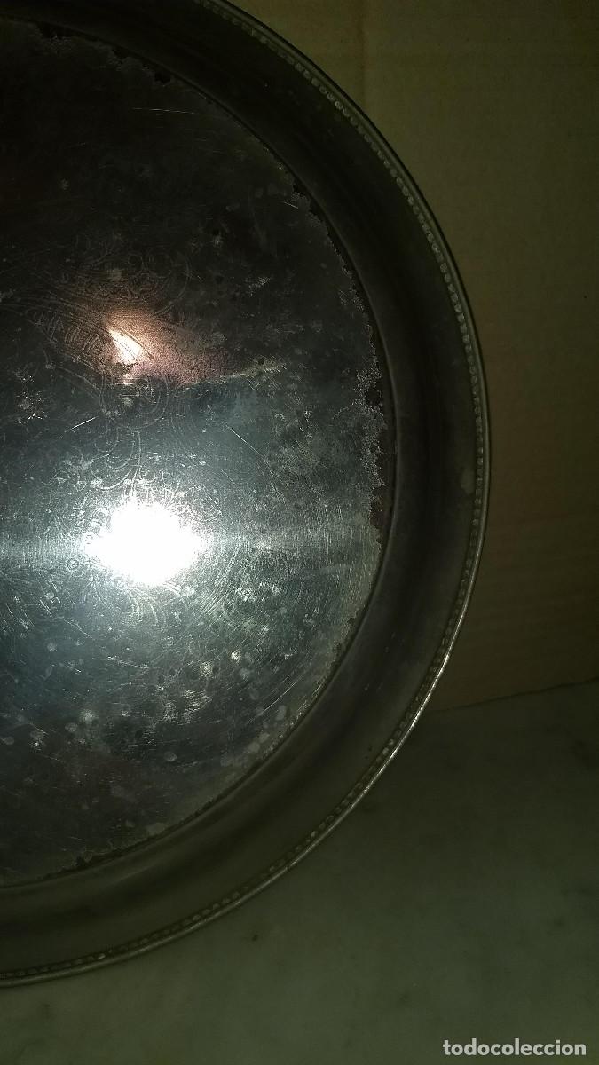 Antig&uuml;edades: Bandeja de metal grabada - Foto 13