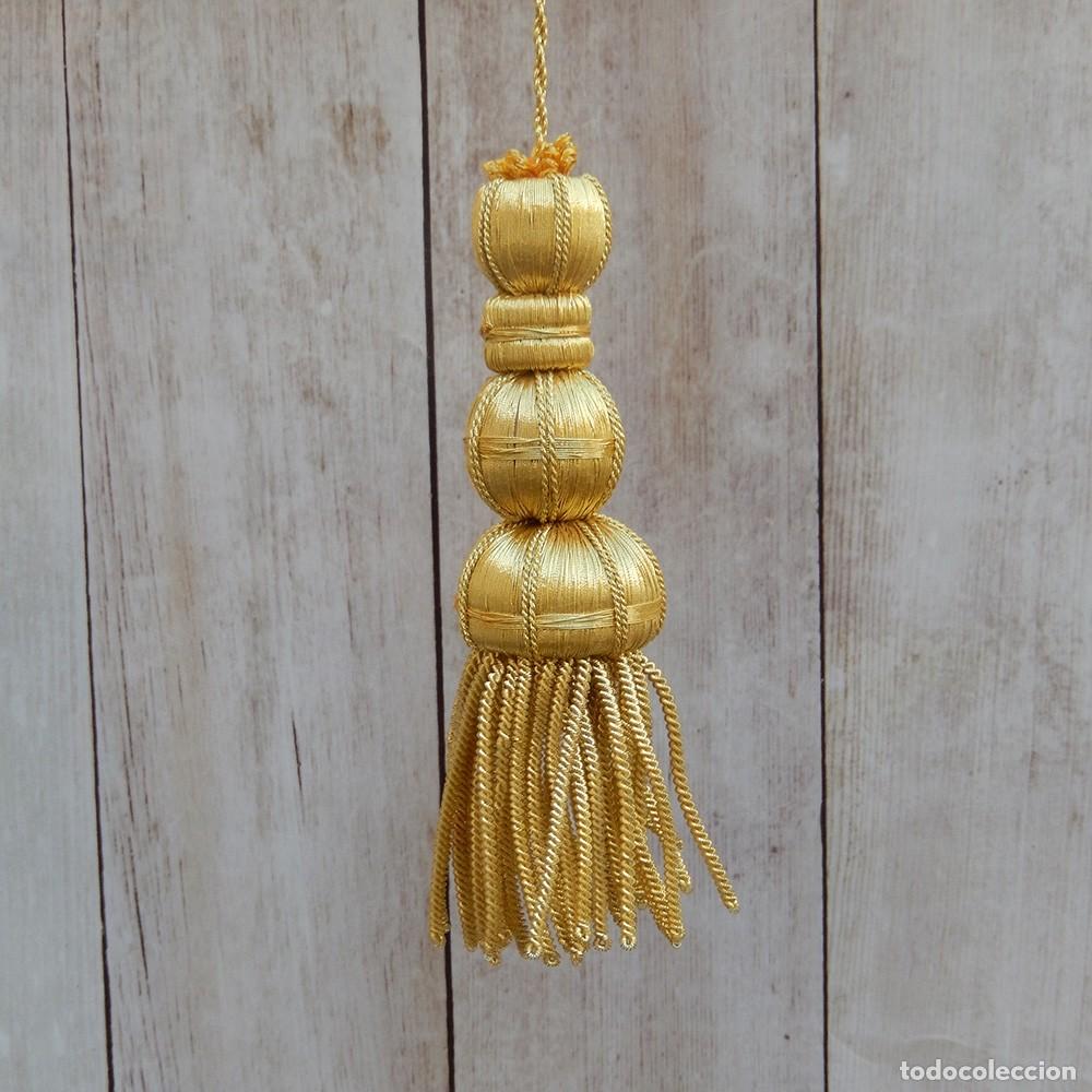 Antig&uuml;edades: Borla de oro de 6 cm con flecos de canutillo de 6cm - Foto 1