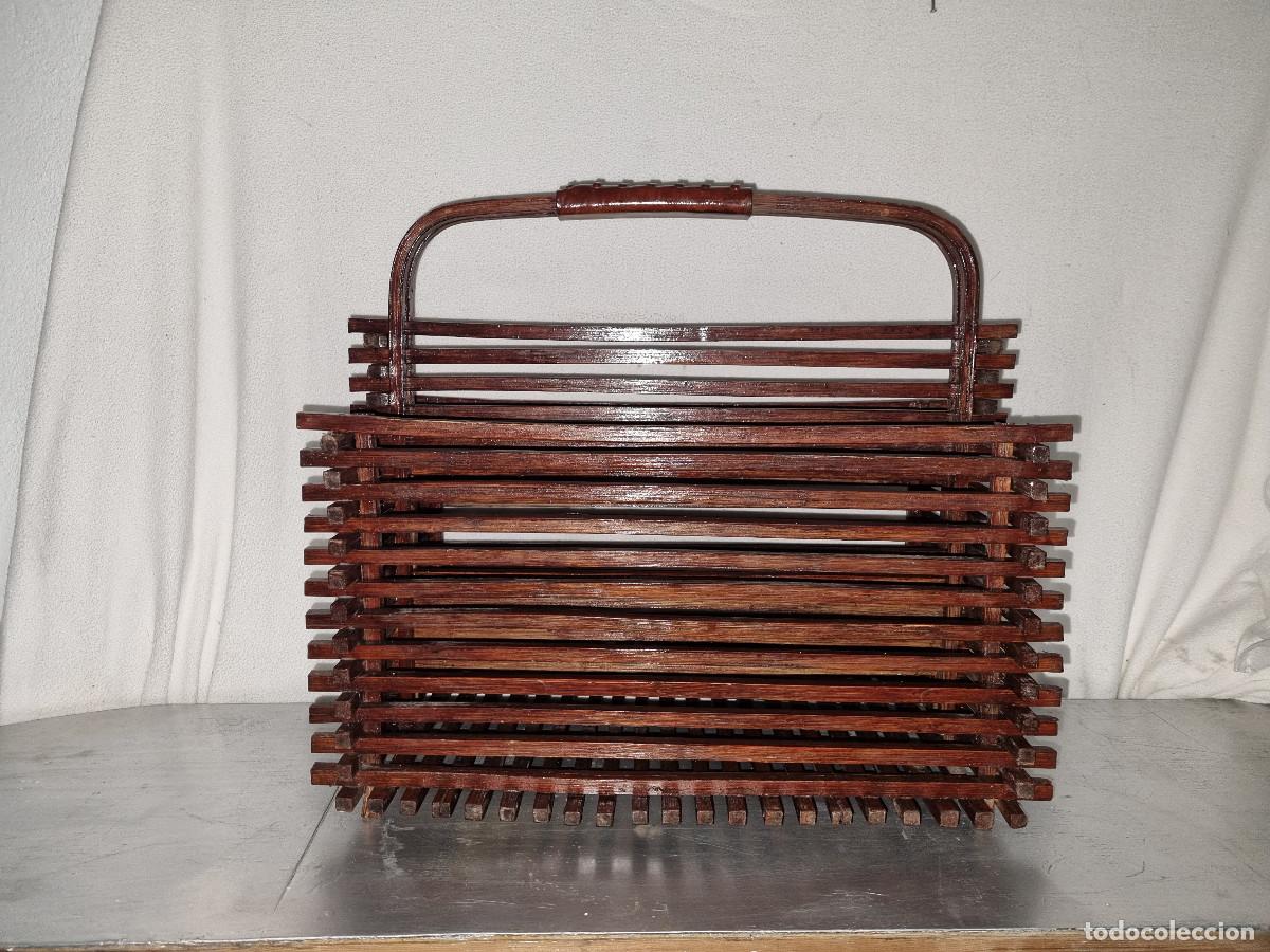 Antig&uuml;edades: REVISTERO VINTAGE EN MADERA - Foto 1