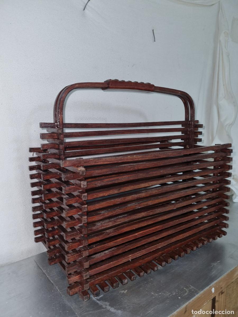 Antig&uuml;edades: REVISTERO VINTAGE EN MADERA - Foto 2