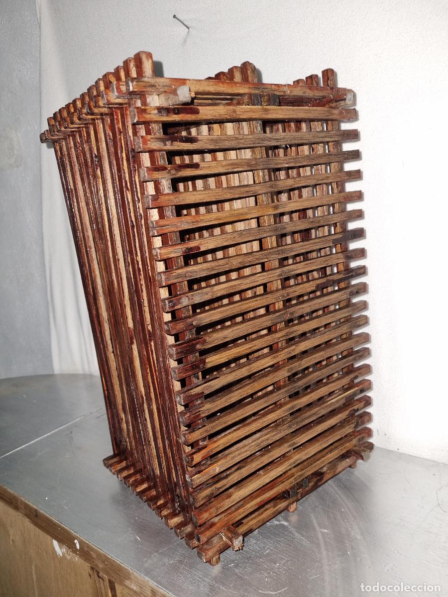 Antig&uuml;edades: REVISTERO VINTAGE EN MADERA - Foto 10