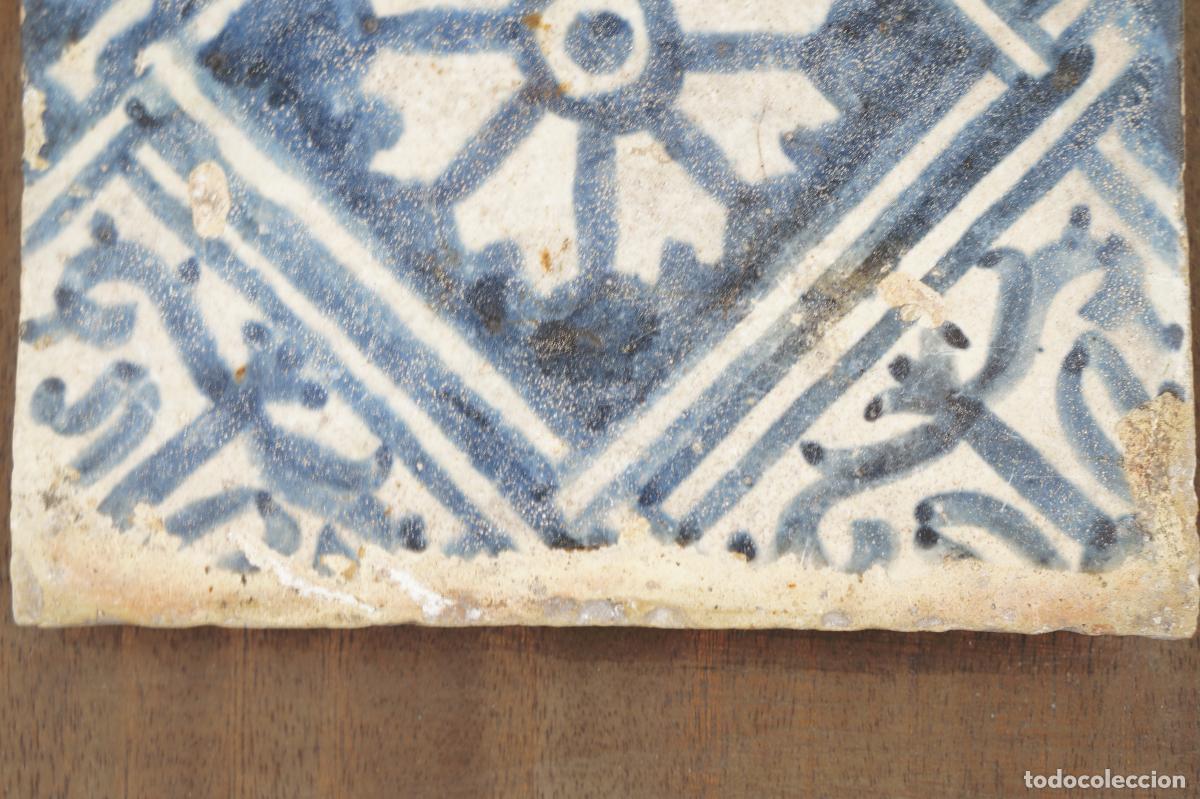 Antig&uuml;edades: Azulejo G&oacute;tico, Manises de Valencia - finales s. XV. - Foto 3