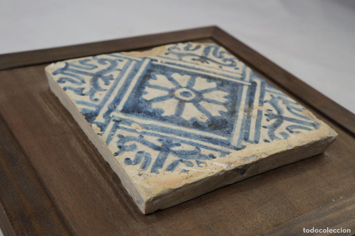 Antig&uuml;edades: Azulejo G&oacute;tico, Manises de Valencia - finales s. XV. - Foto 2