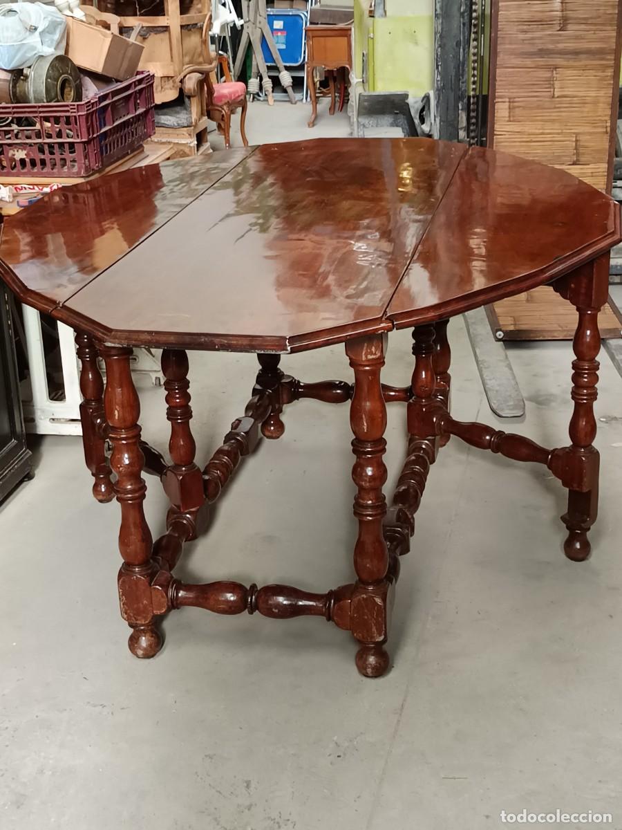 Antig&uuml;edades: MESA DE COMEDOR EXTENSIBLE DE CAOBA - Foto 1