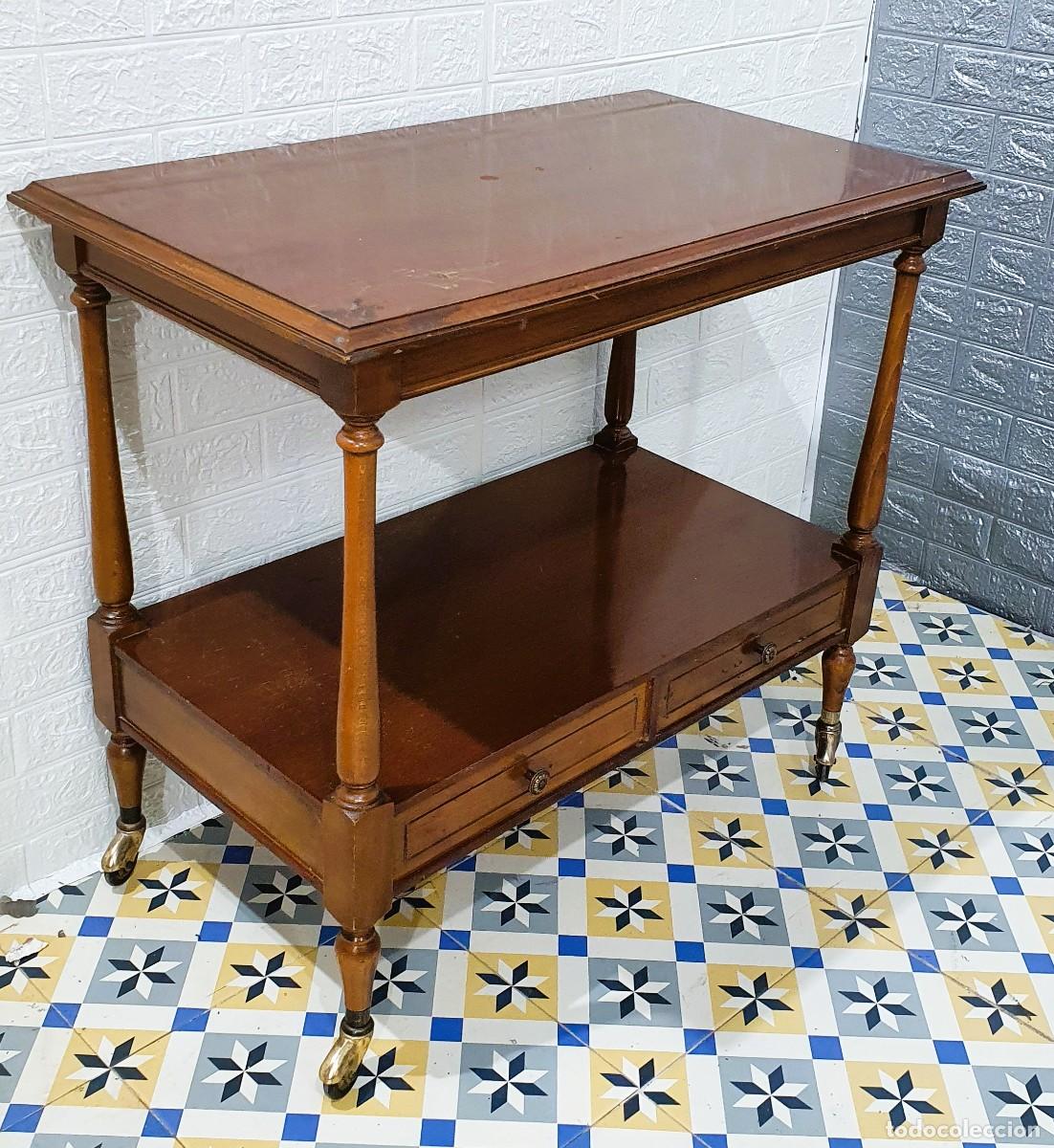 Antig&uuml;edades: Mesa tv de madera con ruedas - Foto 1
