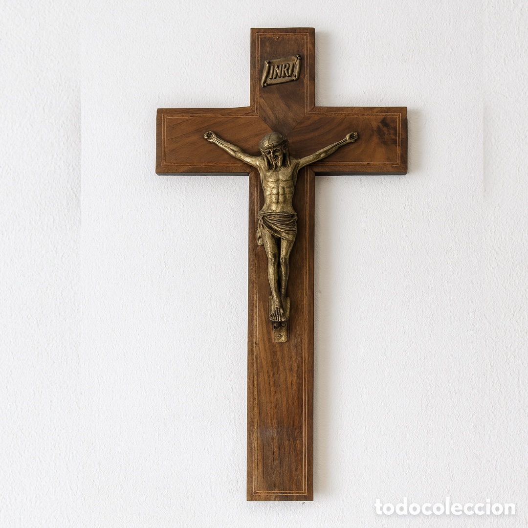 Antig&uuml;edades: Crucifijo de madera con INRI - Foto 1