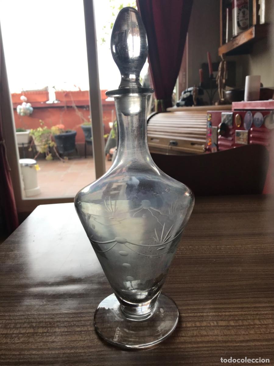 Antig&uuml;edades: Licorera de cristal tallado - Foto 1