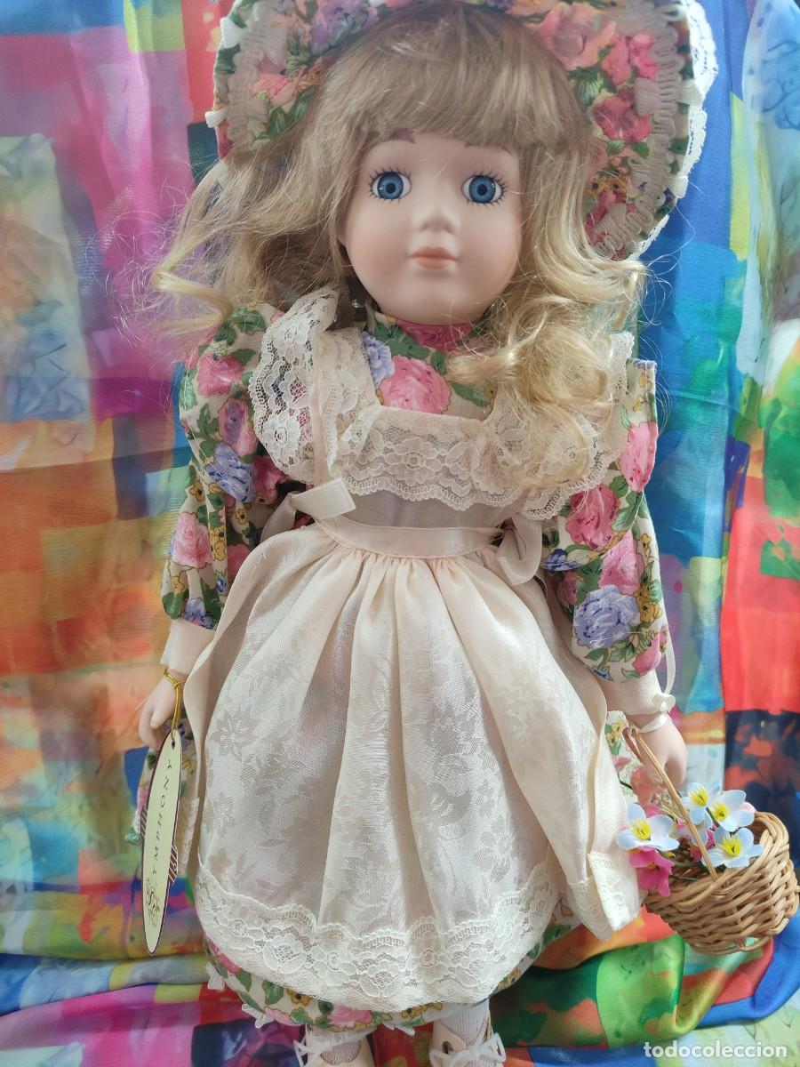 Antig&uuml;edades: MU&Ntilde;ECA PORCELANA &rdquo;SYMPHONY&rdquo; - Foto 1