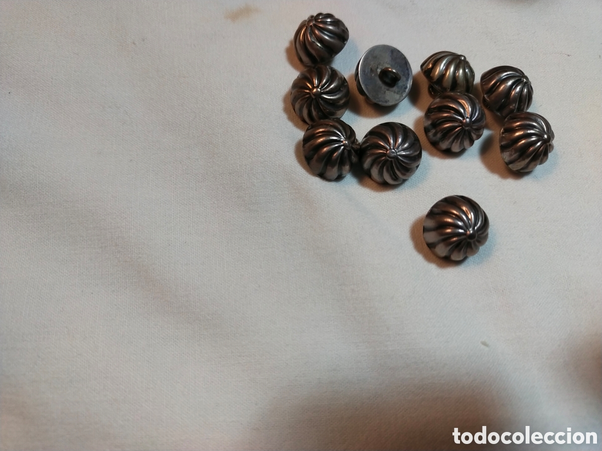 Antig&uuml;edades: Antiguos botones indumentaria - Foto 3