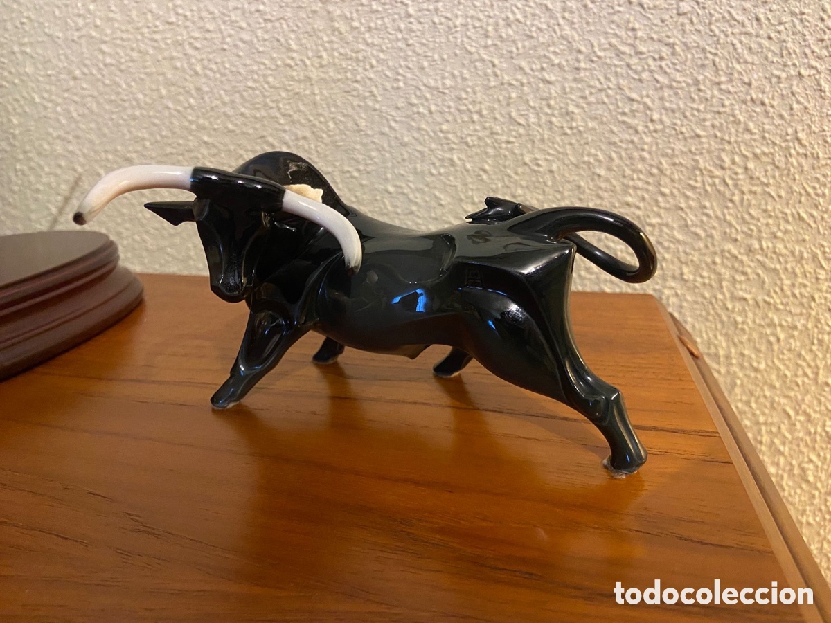 Antig&uuml;edades: Figura de toro de algora - Foto 1