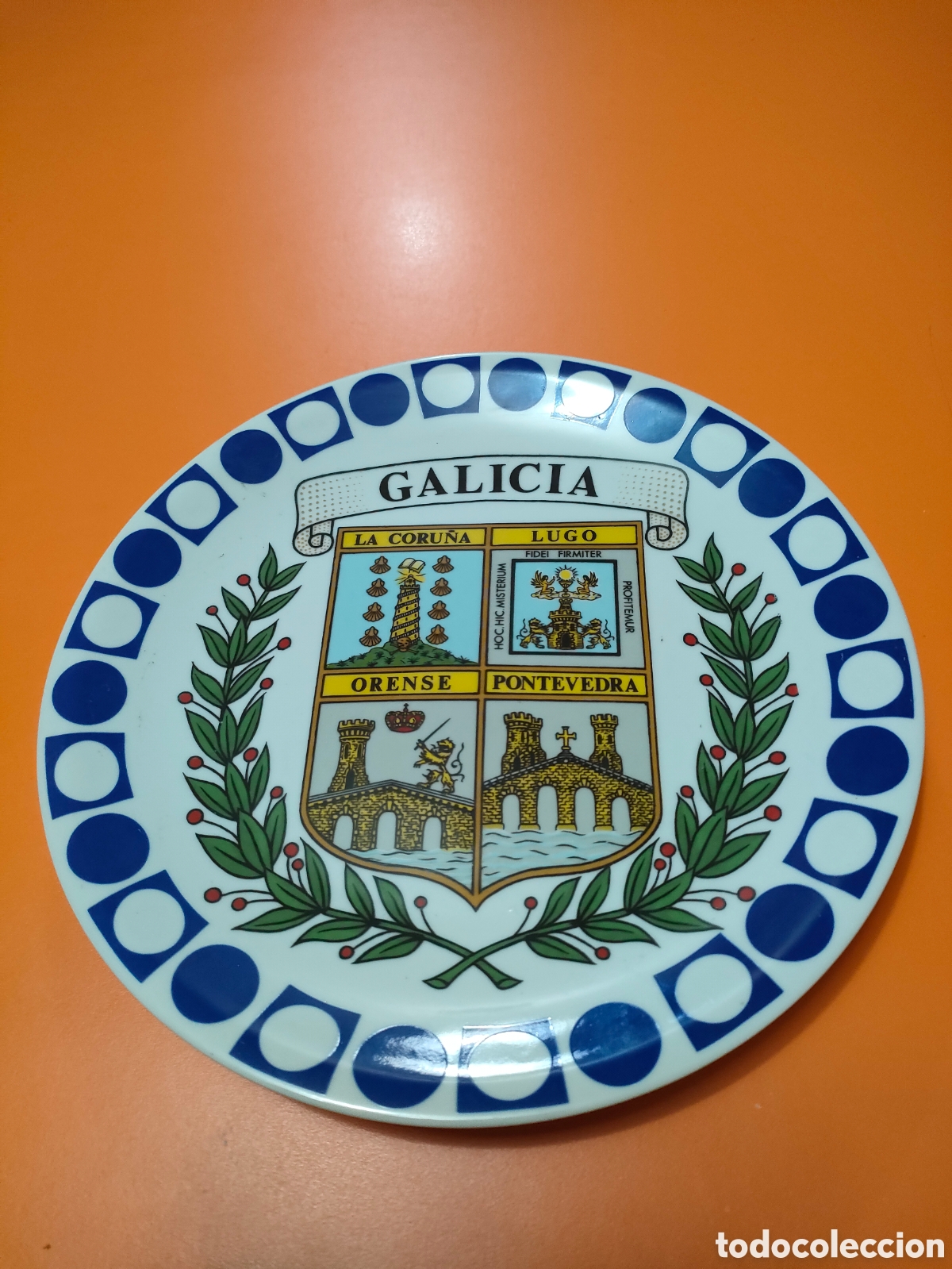 Antig&uuml;edades: Plato con los escudos de Galicia - Foto 1