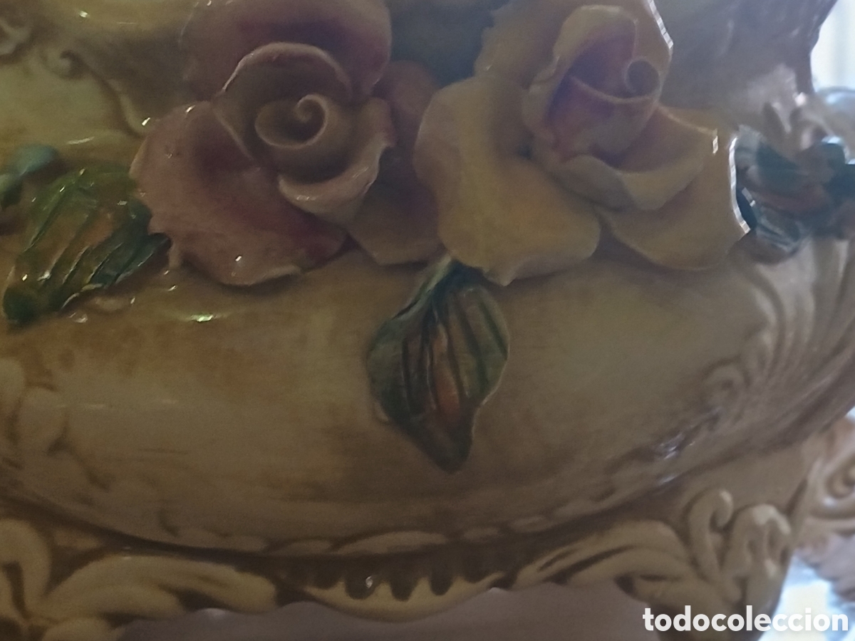 Antig&uuml;edades: Sopera porcelana Capidimonte - Foto 2