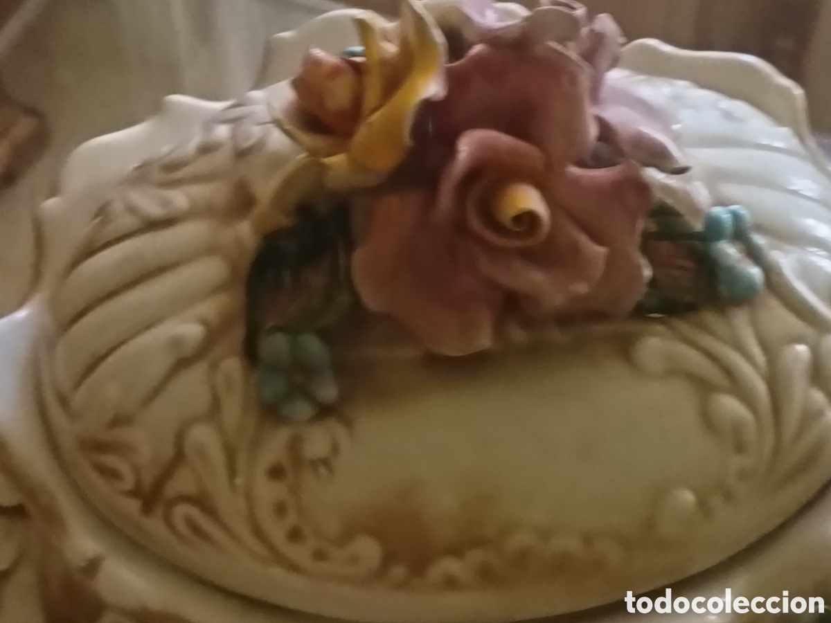 Antig&uuml;edades: Sopera porcelana Capidimonte - Foto 4