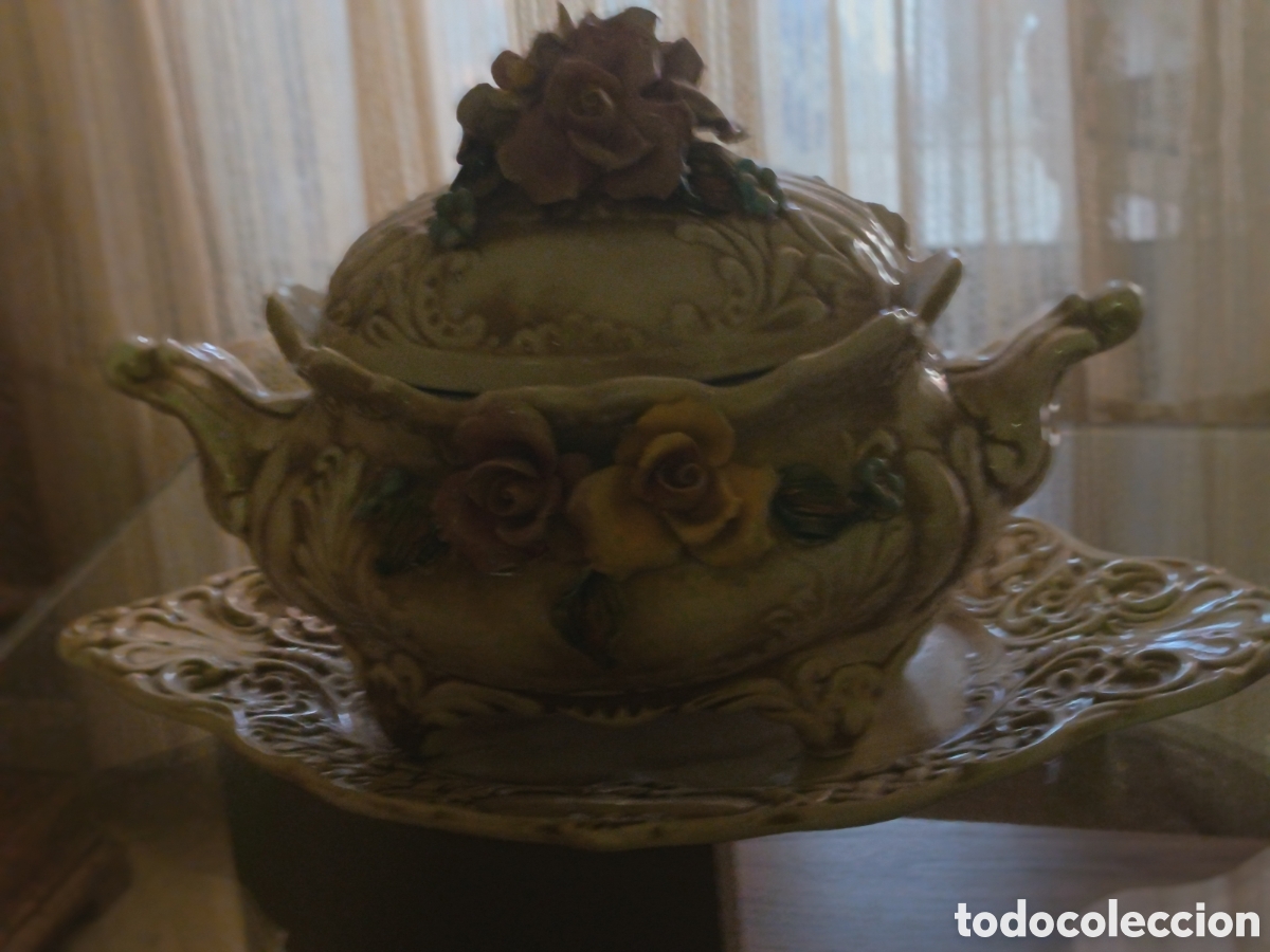 Antig&uuml;edades: Sopera porcelana Capidimonte - Foto 7