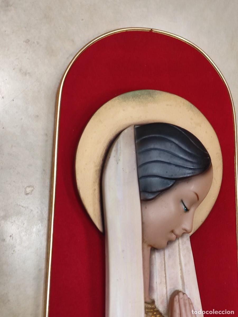 Antig&uuml;edades: Cuadro virgen Mar&iacute;a en relieve - Foto 2