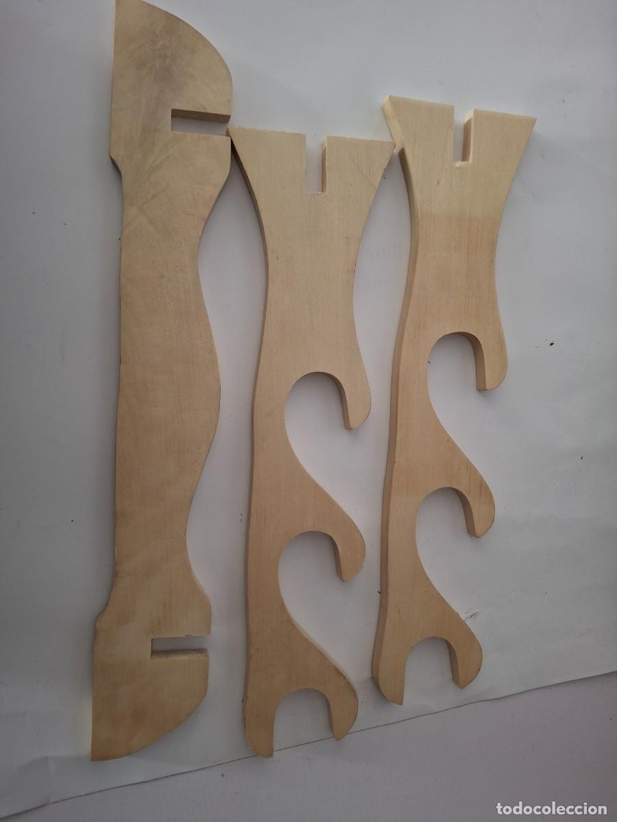 Antig&uuml;edades: EXPOSITOR DE MADERA PARA TRES KATANAS - Foto 2