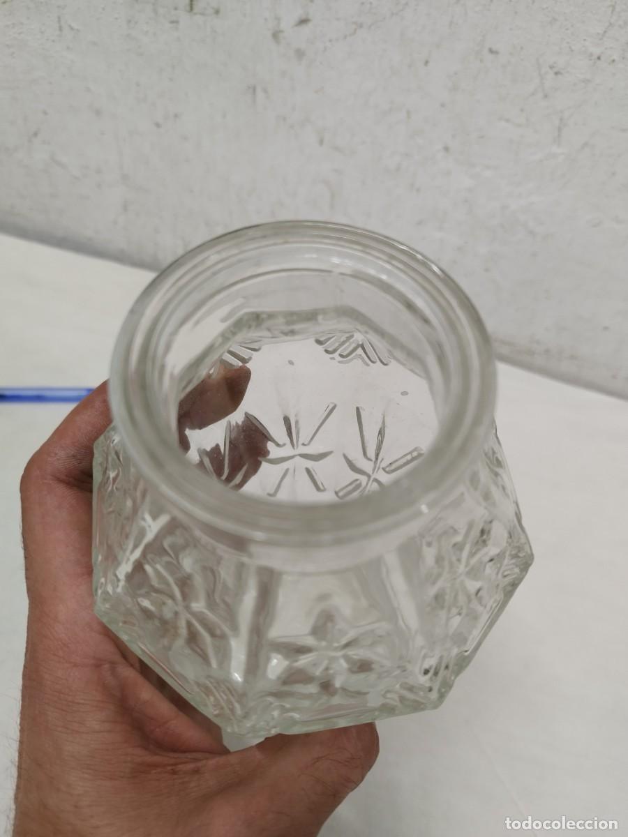Antig&uuml;edades: Antiguo jarr&oacute;n de cristal trabajado. - Foto 5