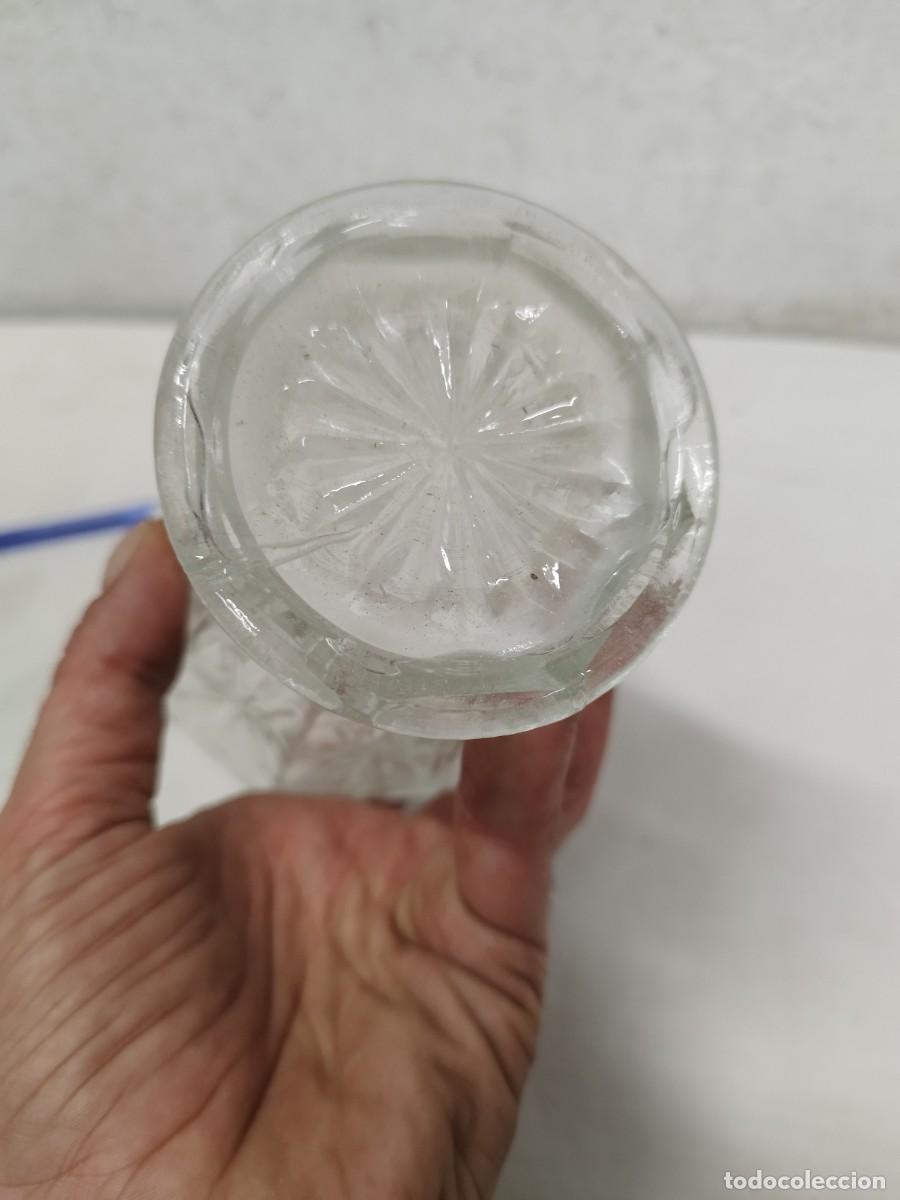 Antig&uuml;edades: Antiguo jarr&oacute;n de cristal trabajado. - Foto 6