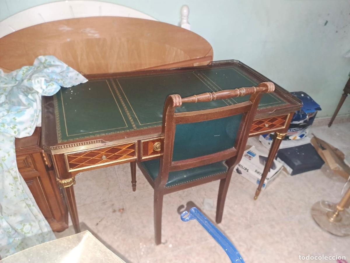 Antig&uuml;edades: Escritorio y mesa de despacho - Foto 1