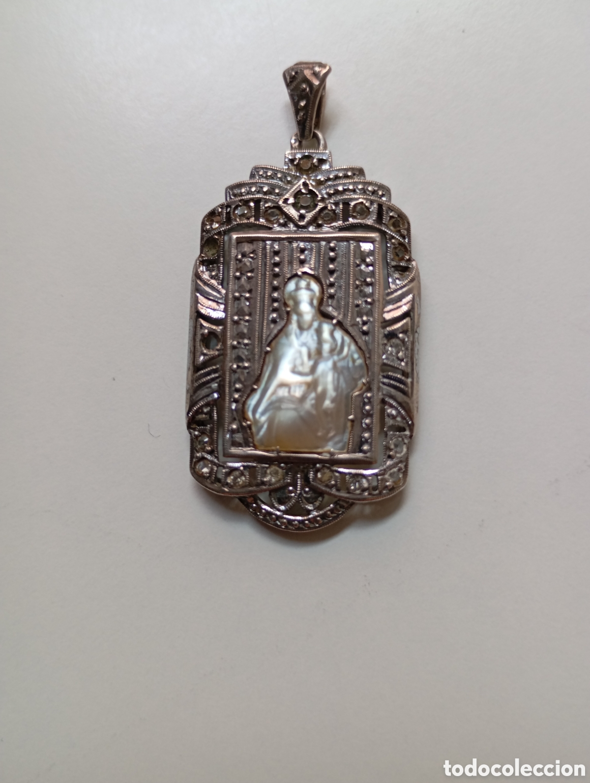 Antig&uuml;edades: Medalla plata,nacar y piedras. - Foto 1