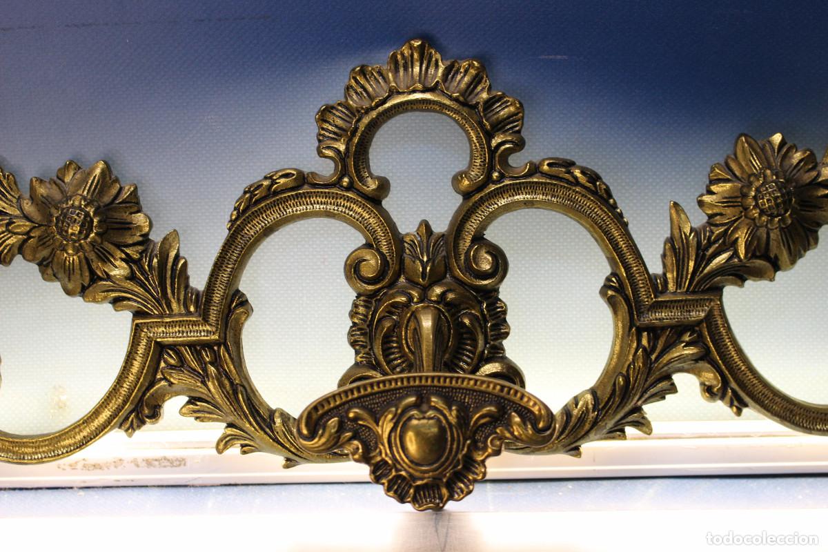 Antig&uuml;edades: Perchero de bronce o lat&oacute;n estilo Peris Andreu. - Foto 3