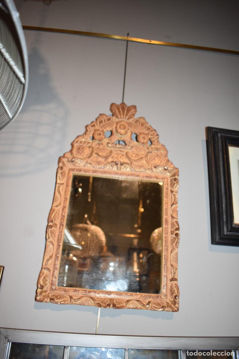 Antig&uuml;edades: Espejo cornucopia de madera con su luna original - Foto 5