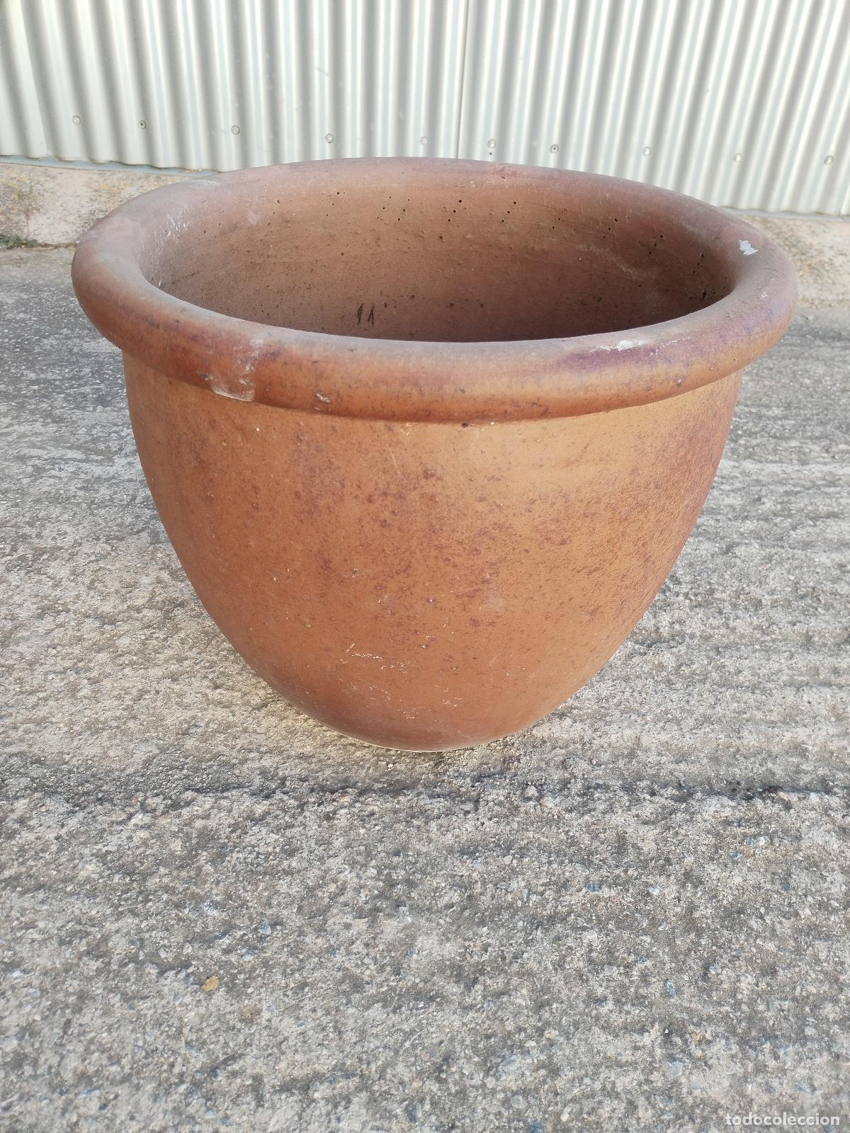 Antig&uuml;edades: macetero campana de barro - Foto 2