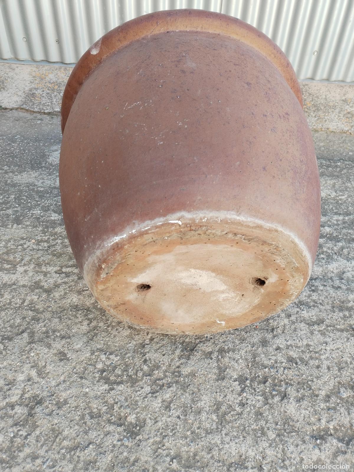 Antig&uuml;edades: macetero campana de barro - Foto 3