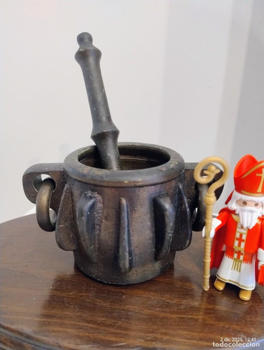 Antig&uuml;edades: MORTERO ALMIREZ G&Oacute;TICO EN BRONCE DE 10 COSTILLAS DOS ASAS CON ARGOLLA