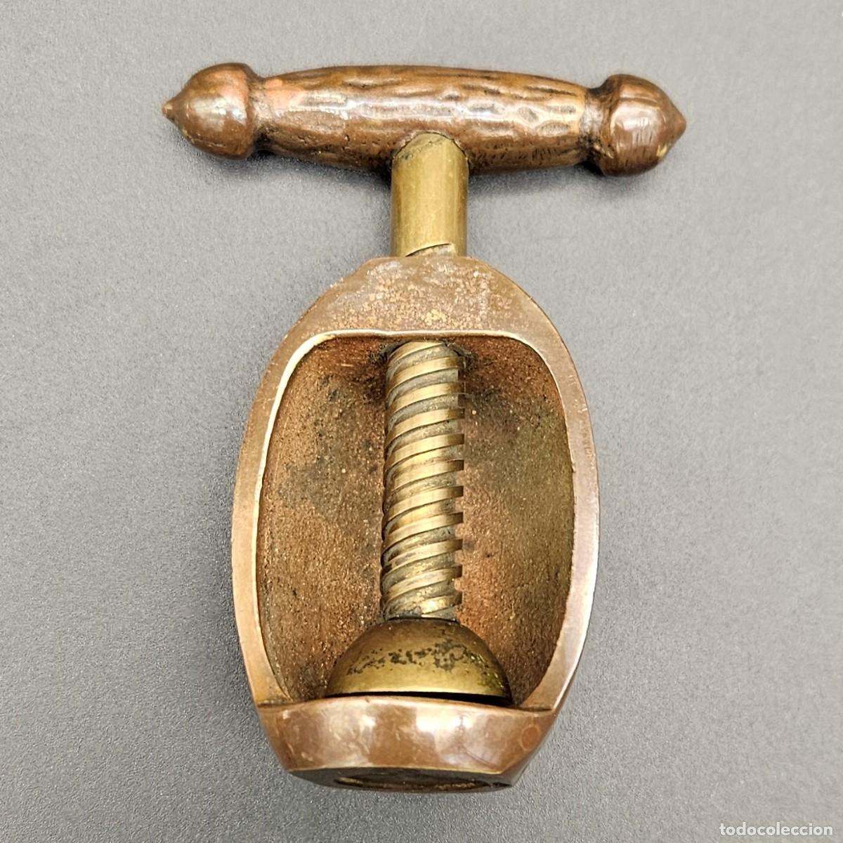 Antig&uuml;edades: Antiguo cascanueces de bronce. 1900 - 1920 - Foto 3