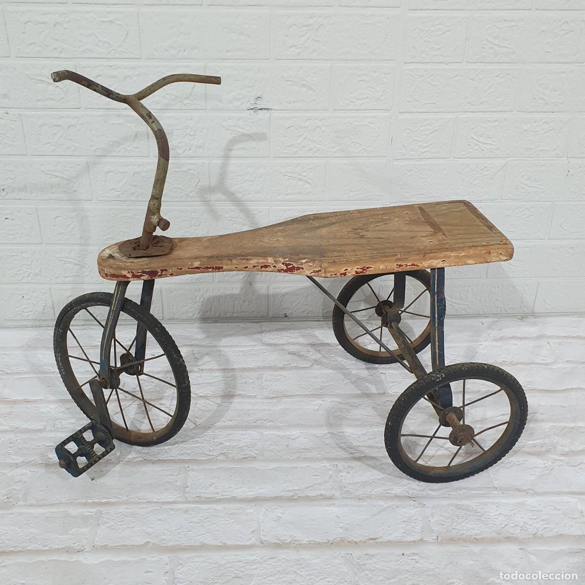 Antig&uuml;edades: Triciclo antiguo de madera y hierro. - Foto 1